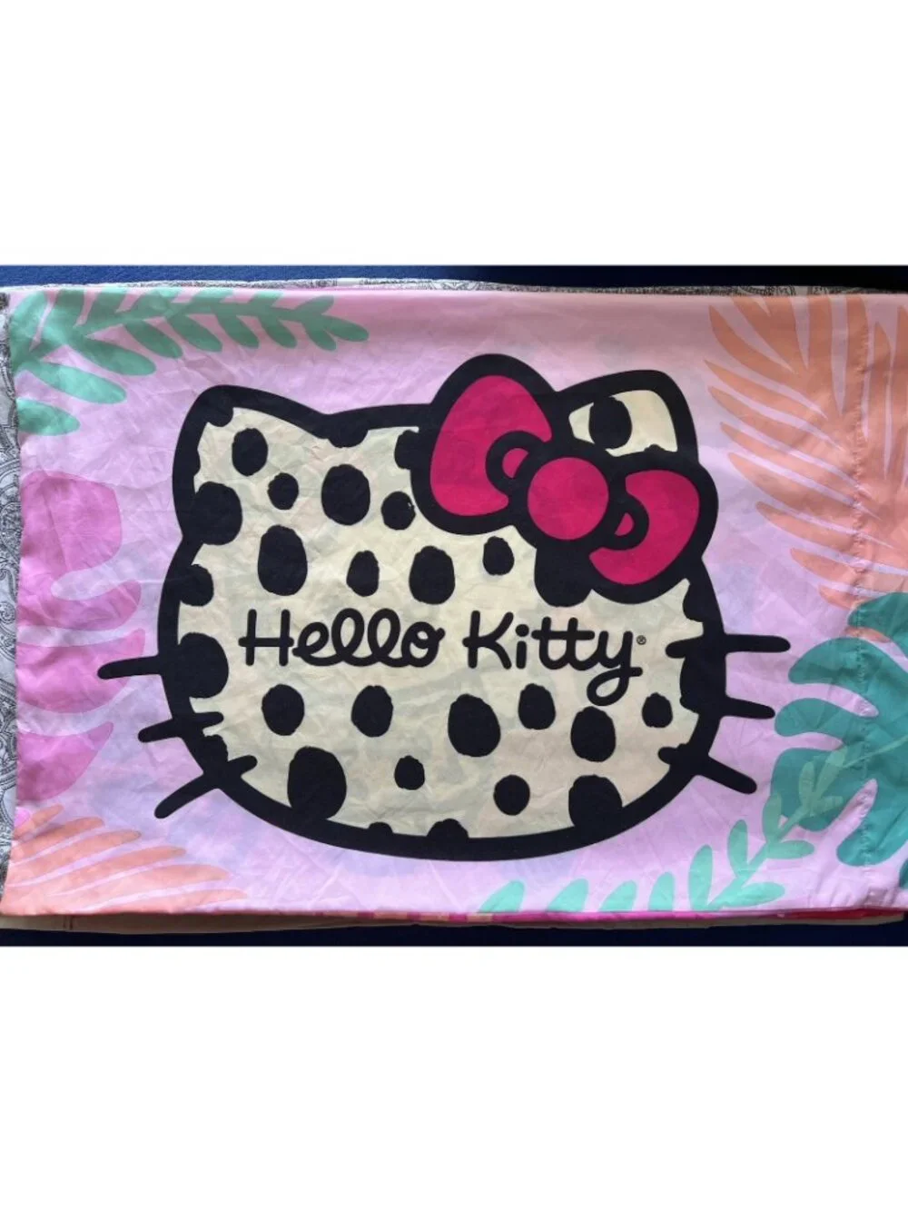 HELLO KITTY 4 Pc Twin Sheet Set Pink White Fitted Flat 2 Pillowcases Kids Rooms